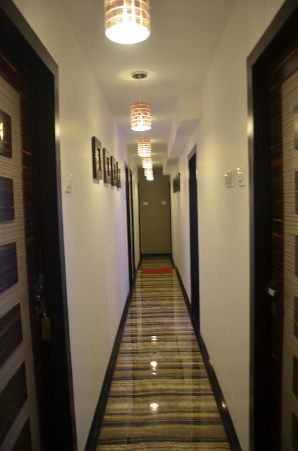 Hotel Modern Bombay Extérieur photo