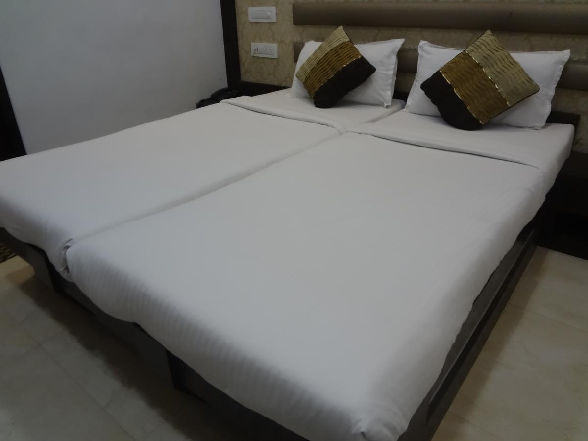 Hotel Modern Bombay Extérieur photo