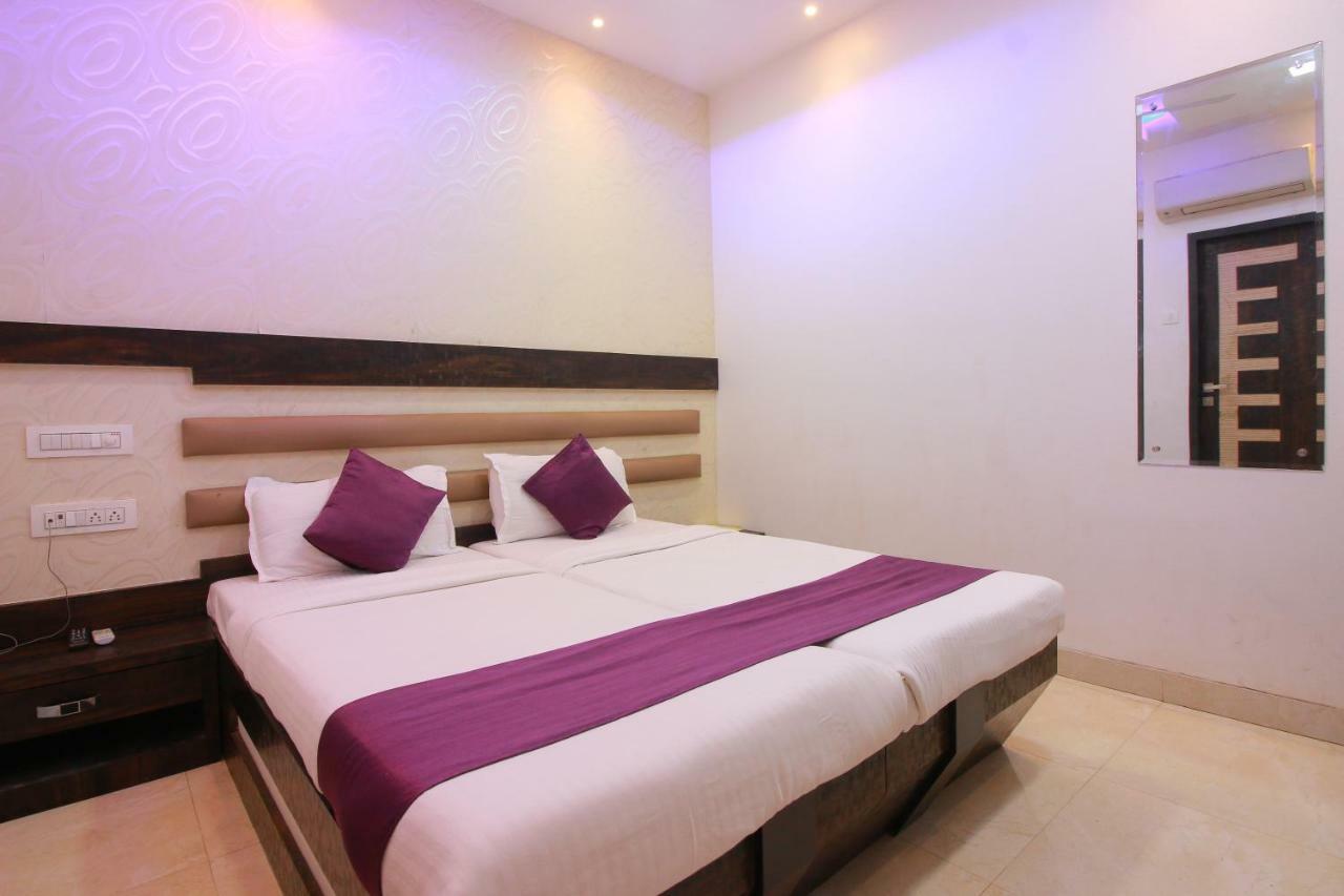 Hotel Modern Bombay Extérieur photo